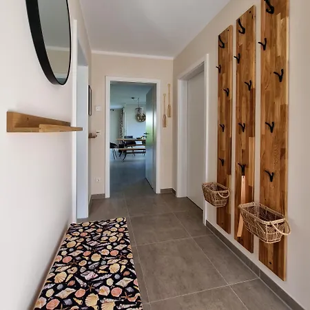 Reetdachhaus Sternblick ブレーゲ